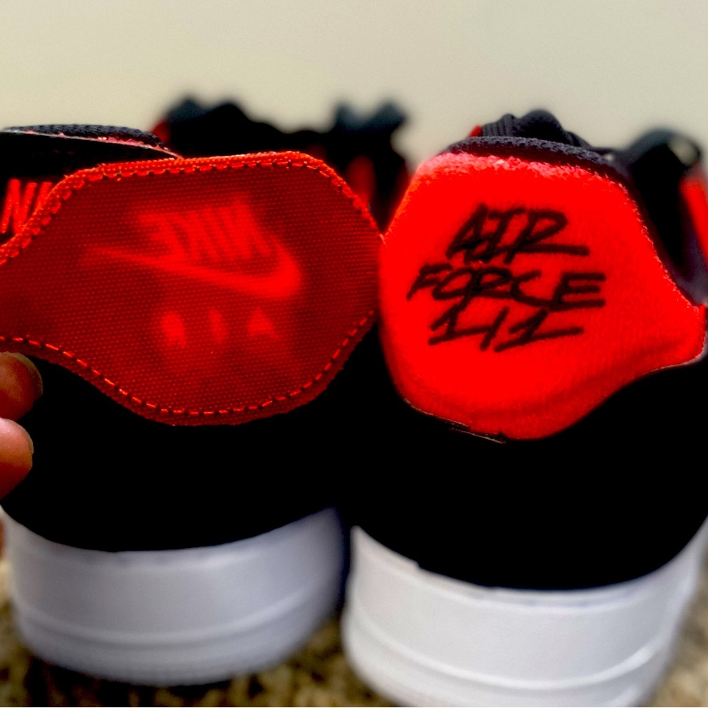 New never worn Men’s Nike Air Force 1 With Detachable Designs